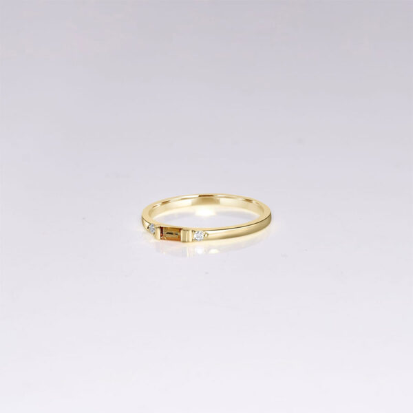 14k  gold citrine baguette ring with side diamonds