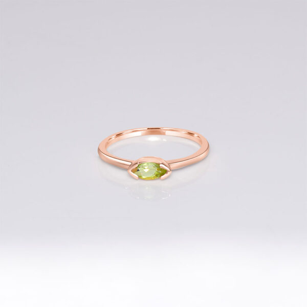 Minimalist peridot 14k rose gold ring